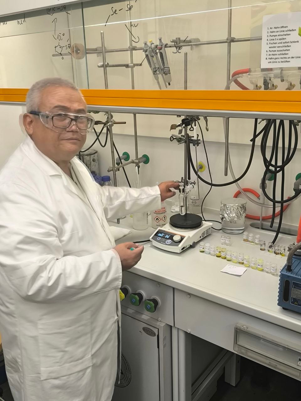 Professor B.J. Elmuradov Germaniyada kvant kristallografiyasi bo‘yicha ilmiy safarda